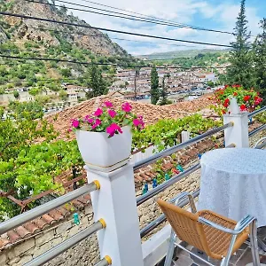 Riverside Berat